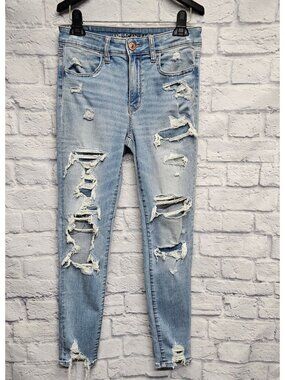 AMERICAN EAGLE 6 STRETCH HIGH RISE RIPPED DESTROYED LIGHT WASH JEGGING JEANS
